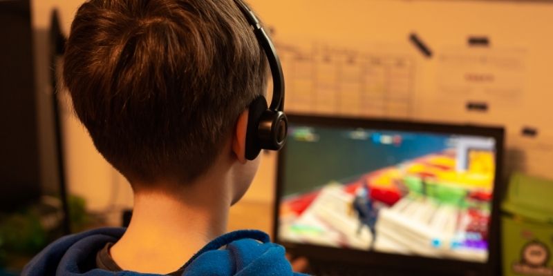 Maintaining records helps players evaluate performance objectively